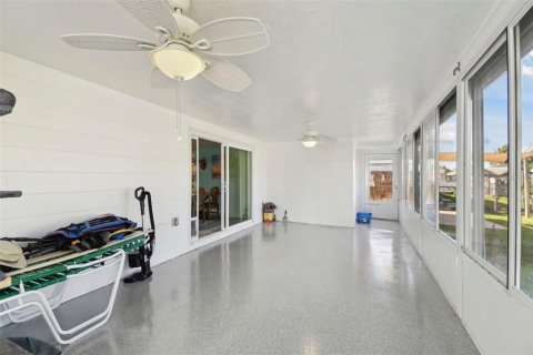 House in Hudson, Florida 2 bedrooms, 105.54 sq.m. № 1771583 - photo 25