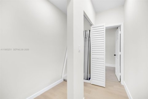 Villa ou maison à vendre à Miami, Floride: 3 chambres, 117.06 m2 № 2055617 - photo 24