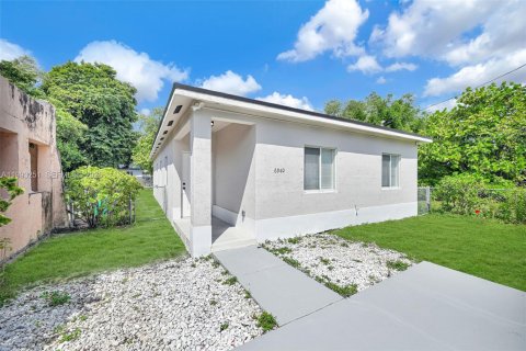 Villa ou maison à vendre à Miami, Floride: 3 chambres, 117.06 m2 № 2055617 - photo 5