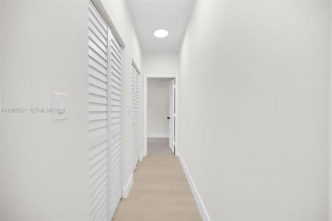 Villa ou maison à vendre à Miami, Floride: 3 chambres, 117.06 m2 № 2055617 - photo 23