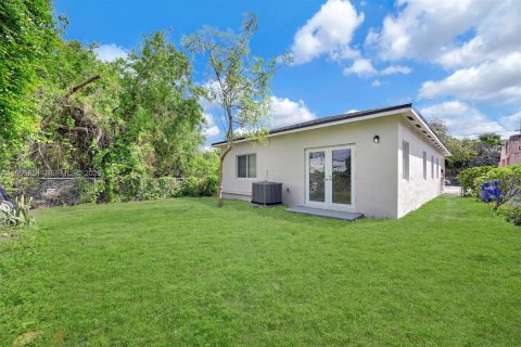 Villa ou maison à vendre à Miami, Floride: 3 chambres, 117.06 m2 № 2055617 - photo 8