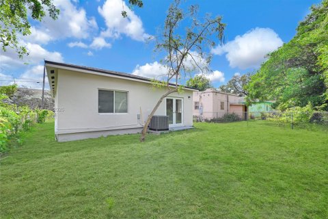 Villa ou maison à vendre à Miami, Floride: 3 chambres, 117.06 m2 № 2055617 - photo 9