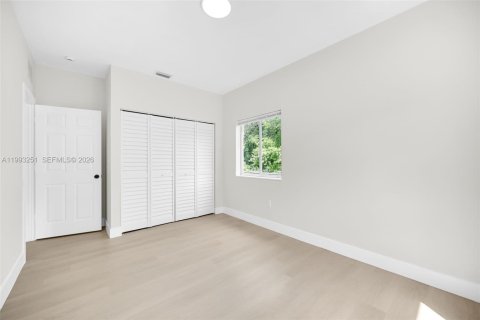 Villa ou maison à vendre à Miami, Floride: 3 chambres, 117.06 m2 № 2055617 - photo 30