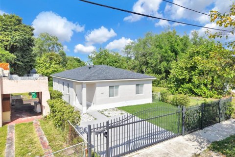 Villa ou maison à Miami, Floride 3 chambres, 117.06 m2 № 2055617