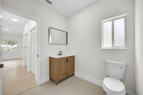 Villa ou maison à vendre à Miami, Floride: 3 chambres, 117.06 m2 № 2055617 - photo 28