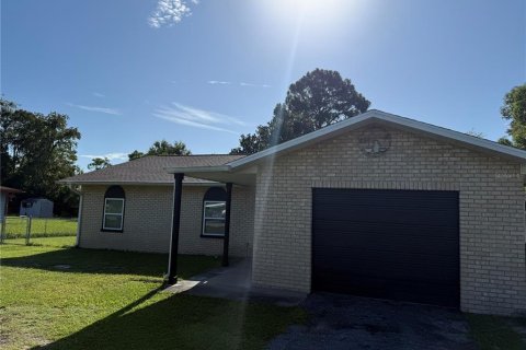 Casa en venta en Ocala, Florida, 3 dormitorios, 115.94 m2 № 1917351 - foto 1