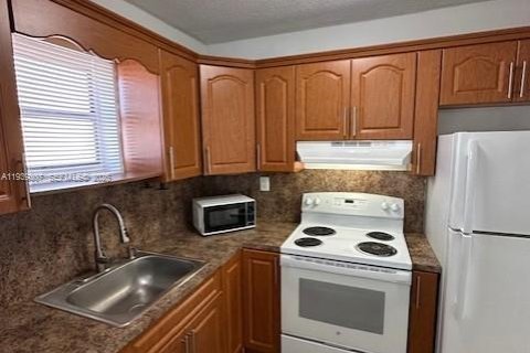 Appartement à louer à Miami, Floride: 1 chambre, 66.89 m2 № 2053793 - photo 4