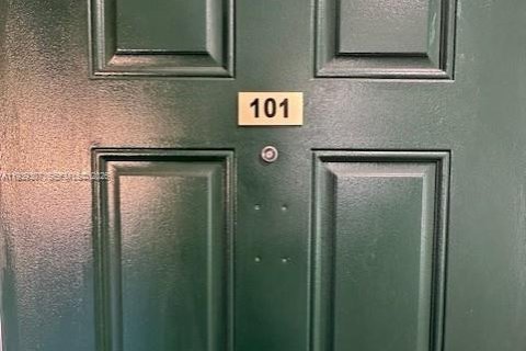 Appartement à louer à Miami, Floride: 1 chambre, 66.89 m2 № 2053793 - photo 2