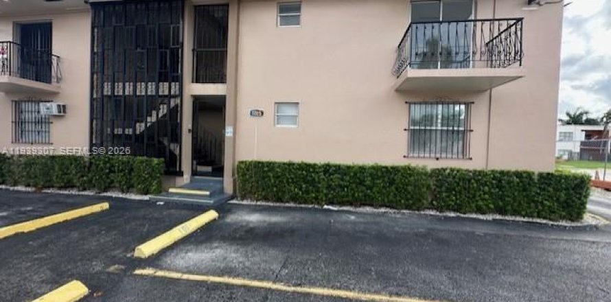Appartement à Miami, Floride 1 chambre, 66.89 m2 № 2053793