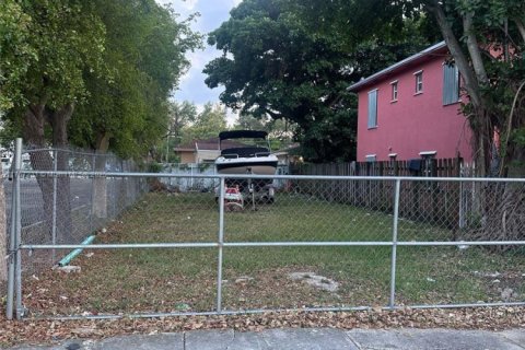 Propiedad comercial en venta en Miami, Florida № 1960919 - foto 2