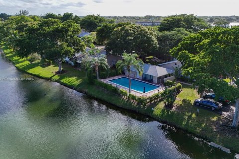 Touwnhouse à vendre à Coconut Creek, Floride: 2 chambres, 113.71 m2 № 1954008 - photo 24