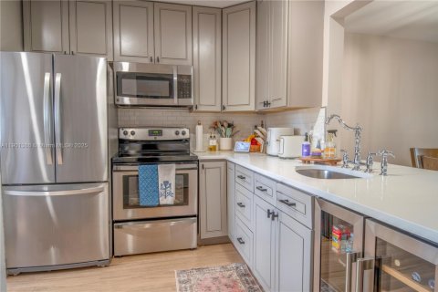 Touwnhouse à vendre à Coconut Creek, Floride: 2 chambres, 113.71 m2 № 1954008 - photo 3