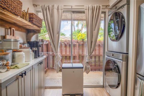 Touwnhouse à vendre à Coconut Creek, Floride: 2 chambres, 113.71 m2 № 1954008 - photo 4