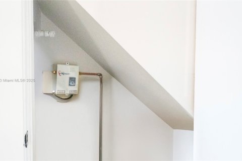 Touwnhouse à vendre à Coconut Creek, Floride: 2 chambres, 113.71 m2 № 1954008 - photo 9