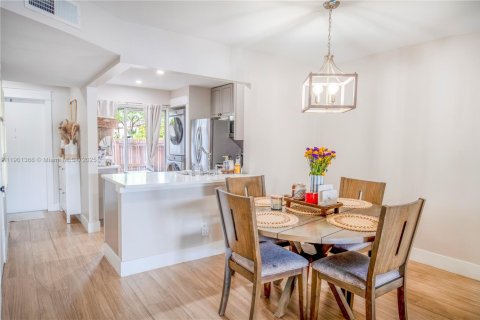 Touwnhouse à vendre à Coconut Creek, Floride: 2 chambres, 113.71 m2 № 1954008 - photo 6