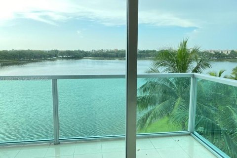 Condo in Sunrise, Florida, 1 bedroom  № 1836543 - photo 3
