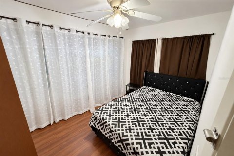 Commercial property in Gainesville, Florida 4 bedrooms, 184.32 sq.m. № 2379298 - photo 27