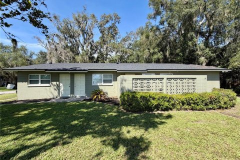 Commercial property in Gainesville, Florida 4 bedrooms, 184.32 sq.m. № 2379298