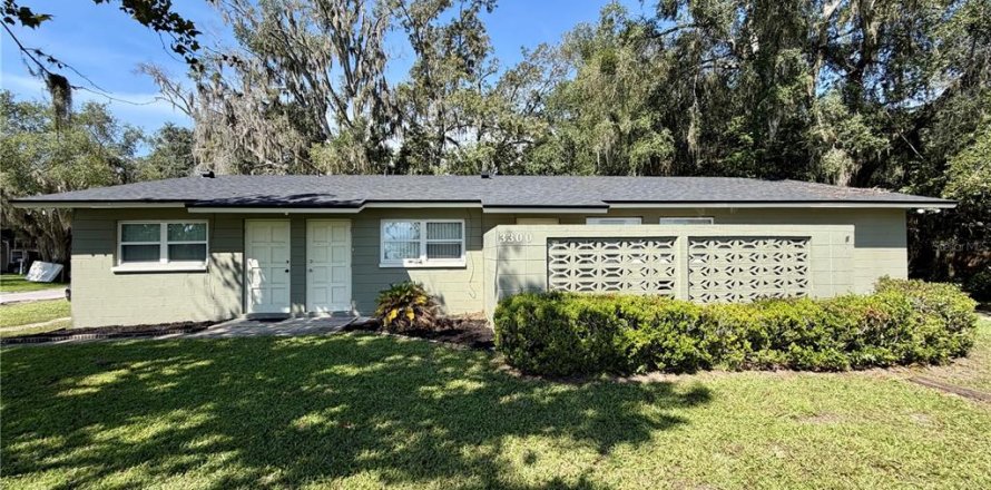 Commercial property in Gainesville, Florida 4 bedrooms, 184.32 sq.m. № 2379298