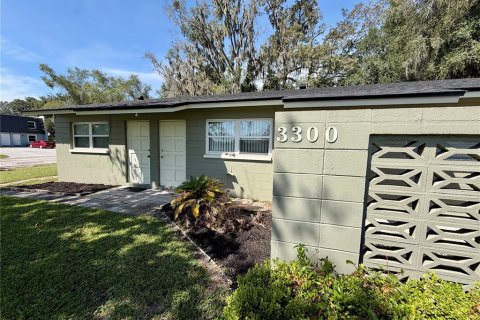 Commercial property in Gainesville, Florida 4 bedrooms, 184.32 sq.m. № 2379298 - photo 4