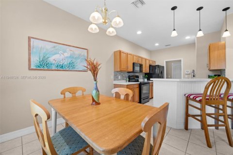 Купить виллу или дом в Пунта-Горда, Флорида 2 спальни, 142.42м2, № 2005788 - фото 10