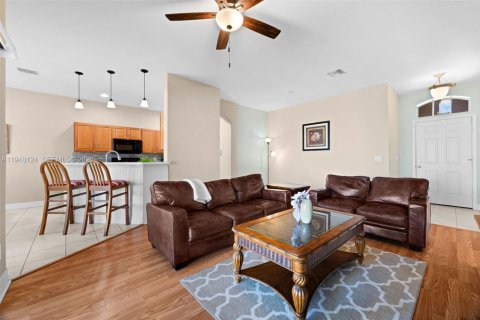 Купить виллу или дом в Пунта-Горда, Флорида 2 спальни, 142.42м2, № 2005788 - фото 9