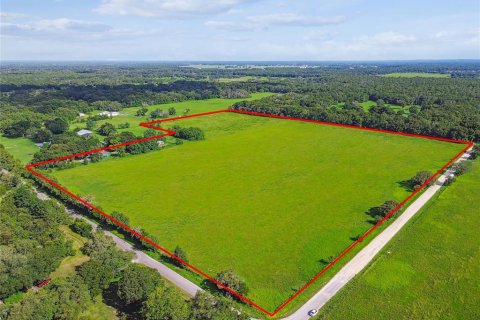 House in Brooksville, Florida 3 bedrooms, 401.62 sq.m. № 2109291 - photo 16