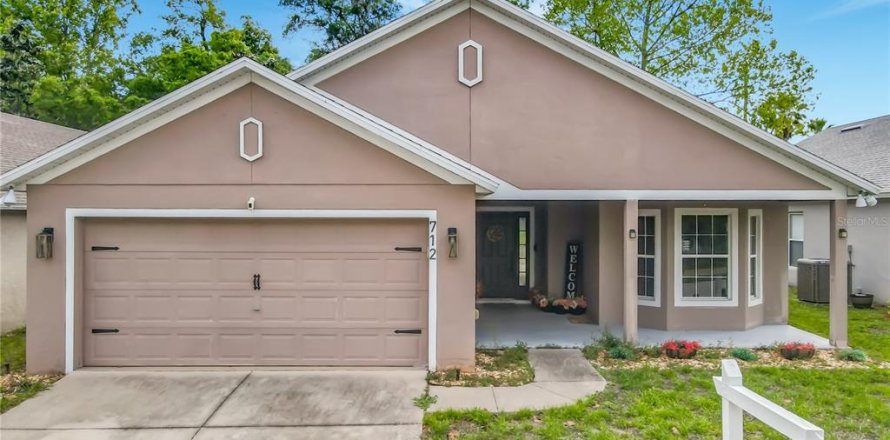 Villa ou maison à Orange City, Floride 3 chambres, 157.47 m2 № 2135590