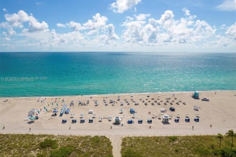 Condominio en venta en Miami Beach, Florida, 1 dormitorio, 64.29 m2 № 2077056 - foto 23