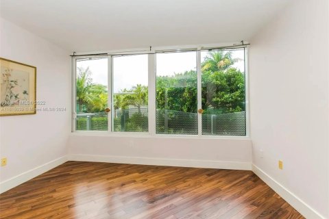Condominio en venta en Miami Beach, Florida, 1 dormitorio, 64.29 m2 № 2077056 - foto 20