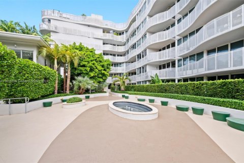 Condominio en venta en Miami Beach, Florida, 1 dormitorio, 64.29 m2 № 2077056 - foto 28
