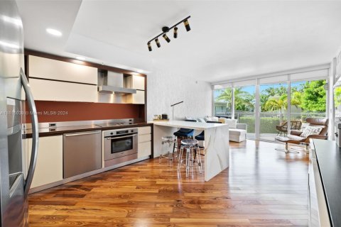 Condominio en venta en Miami Beach, Florida, 1 dormitorio, 64.29 m2 № 2077056 - foto 12