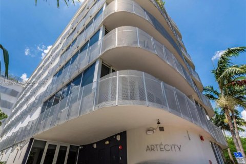Condominio en venta en Miami Beach, Florida, 1 dormitorio, 64.29 m2 № 2077056 - foto 4