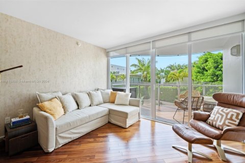 Condominio en venta en Miami Beach, Florida, 1 dormitorio, 64.29 m2 № 2077056 - foto 9