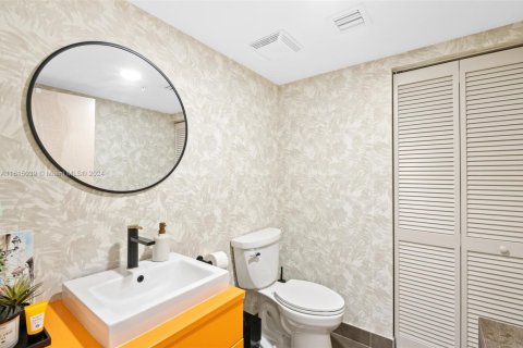 Condominio en venta en Miami Beach, Florida, 1 dormitorio, 64.29 m2 № 2077056 - foto 24