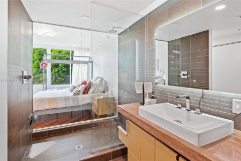 Condominio en venta en Miami Beach, Florida, 1 dormitorio, 64.29 m2 № 2077056 - foto 18