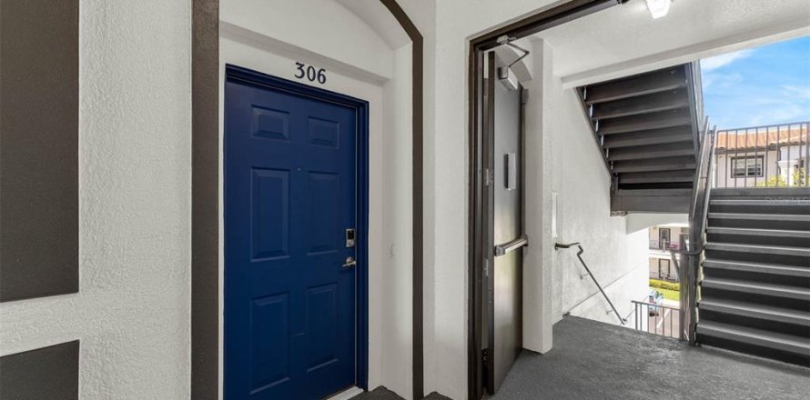 Condo in Orlando, Florida, 3 bedrooms № 1616412