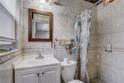 House in Apopka, Florida 4 bedrooms, 110.93 sq.m. № 1722583 - photo 22