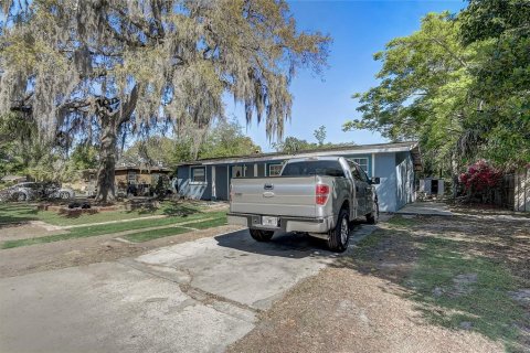 House in Apopka, Florida 4 bedrooms, 110.93 sq.m. № 1722583 - photo 5