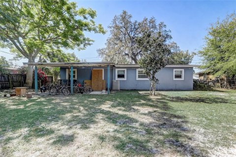 House in Apopka, Florida 4 bedrooms, 110.93 sq.m. № 1722583 - photo 25
