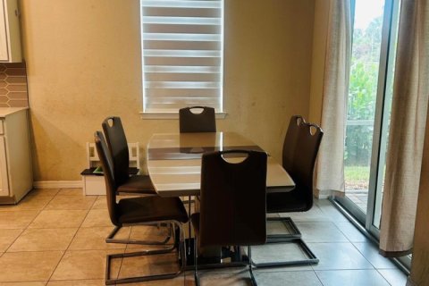 Villa ou maison à louer à Port St. Lucie, Floride: 4 chambres, 171.78 m2 № 2252755 - photo 2
