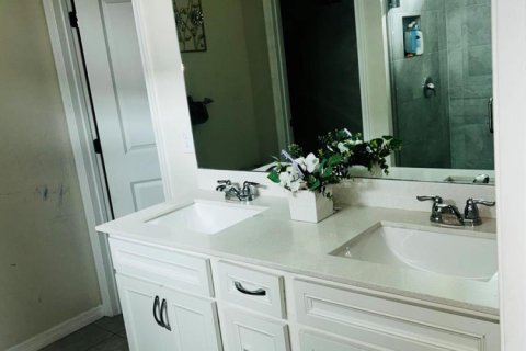 Villa ou maison à louer à Port St. Lucie, Floride: 4 chambres, 171.78 m2 № 2252755 - photo 3