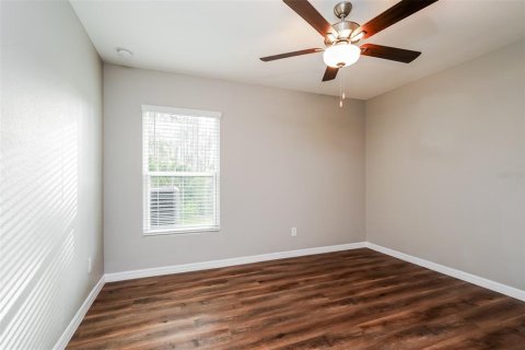 House in North Port, Florida 4 bedrooms, 170.29 sq.m. № 2198898 - photo 11