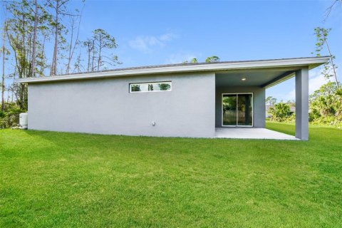 House in North Port, Florida 4 bedrooms, 170.29 sq.m. № 2198898 - photo 14