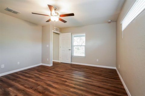 House in North Port, Florida 4 bedrooms, 170.29 sq.m. № 2198898 - photo 8