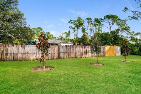 House in North Port, Florida 4 bedrooms, 170.29 sq.m. № 2198898 - photo 15
