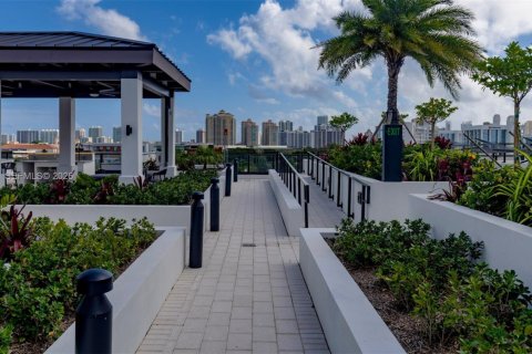 Apartamento en alquiler en Miami, Florida, 2 dormitorios, 91.69 m2 № 2075394 - foto 6