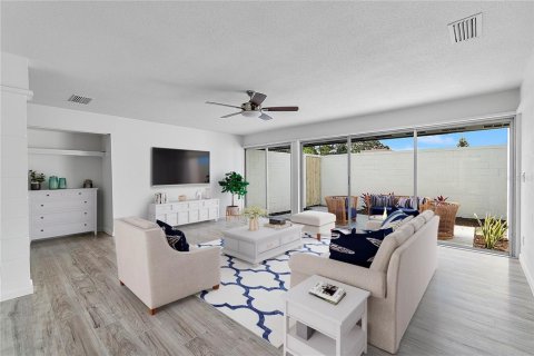Casa en venta en Rockledge, Florida, 4 dormitorios, 151.99 m2 № 1872846 - foto 21