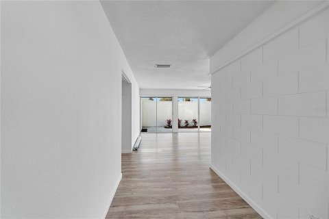 Casa en venta en Rockledge, Florida, 4 dormitorios, 151.99 m2 № 1872846 - foto 6