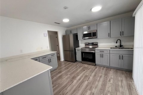 Casa en venta en Rockledge, Florida, 4 dormitorios, 151.99 m2 № 1872846 - foto 12